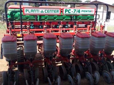 Plantadeira marca Plantio center 7 linhas